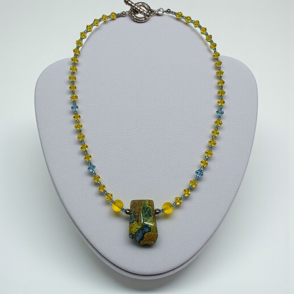 SALE!! Dragon Vein Agate Pendant with Crystals and Silver - Picture 2 of 4